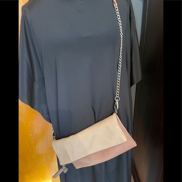 Live Love Loft Two Tone Envelope Crossbody Clutch🖤 - Picture 3 of 16